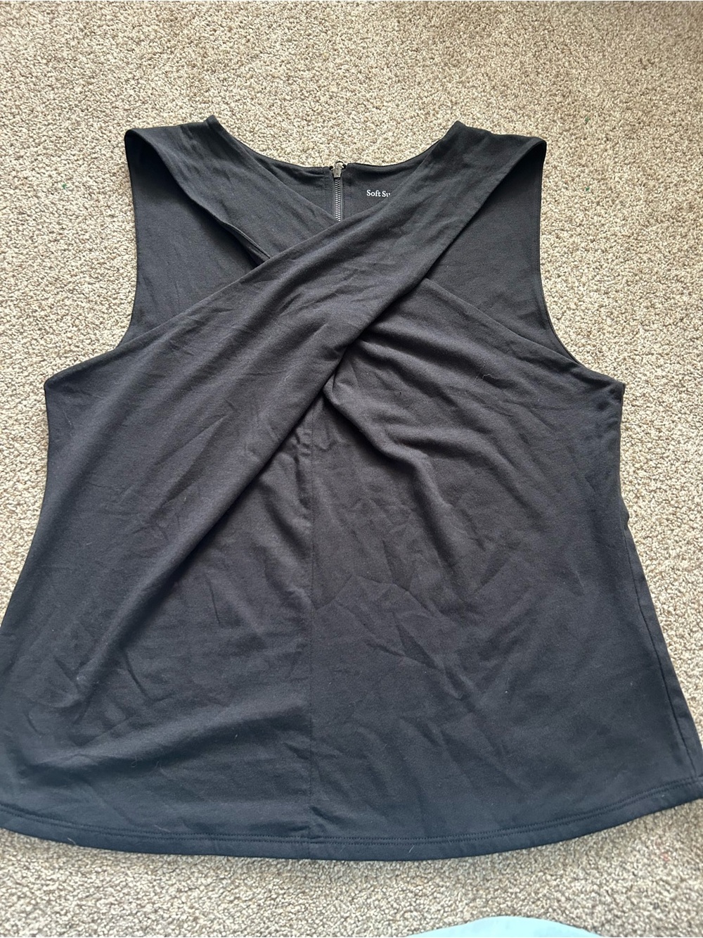 Soft Surroundings black crossover front top LP